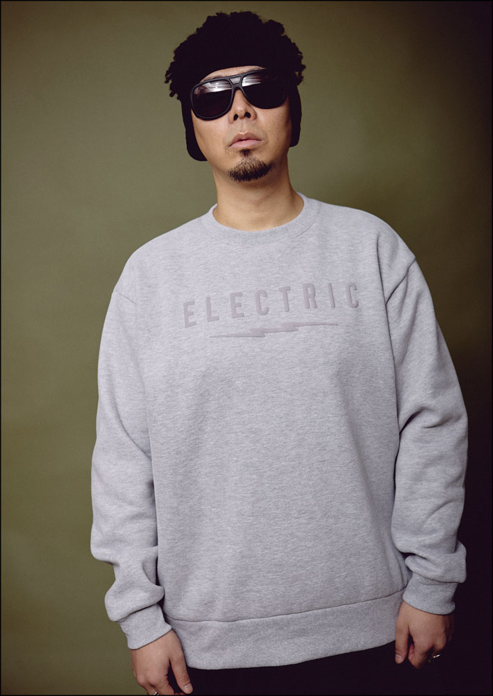 25-26 ELECTRIC エレクトリック トレーナー UNDERVOLT PUFF CREW [7