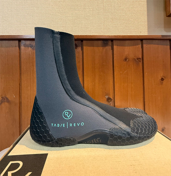タビー レボ キヌガワ 4mm サーフブーツ [KW-4721C] Tabie REVO